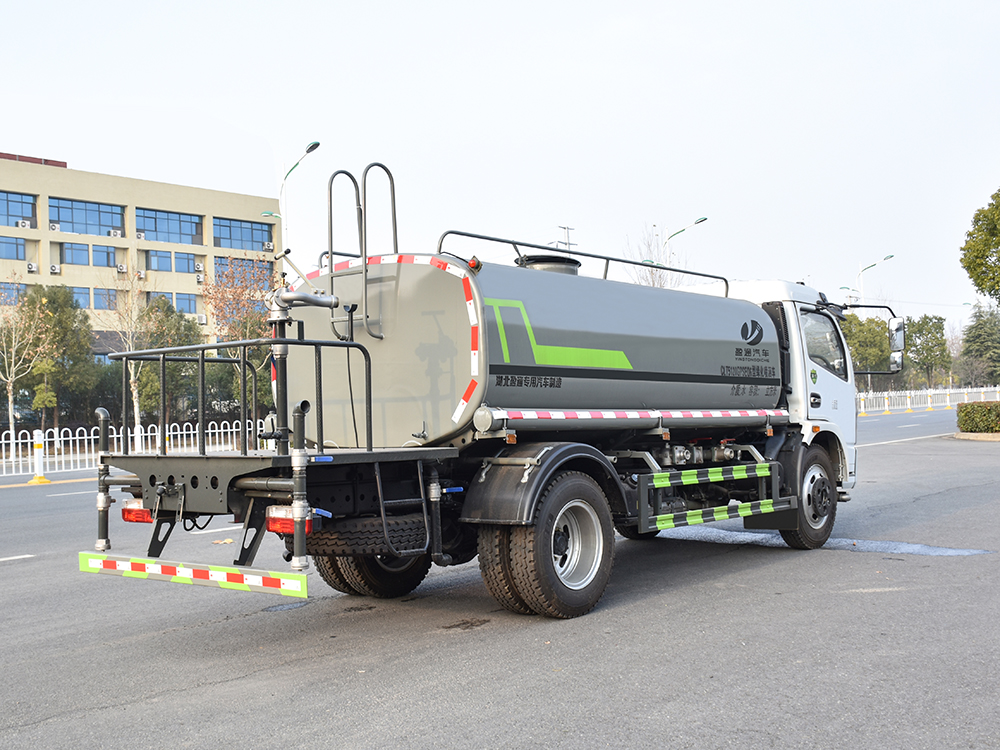 東風(fēng)10噸灑水車